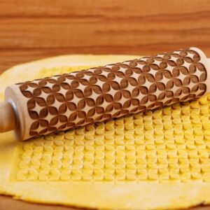 Rouleau à pâtisserie gravé motif fleurs géométriques