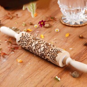 Rouleau à pâtisserie gravé motif fleurs et cœurs